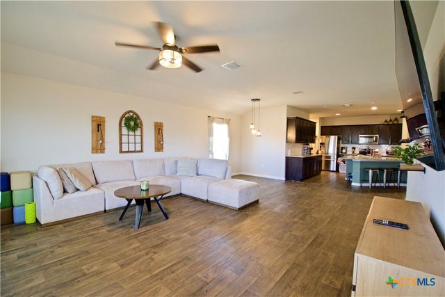 105 Harlan Drive, Hutto, TX 78634