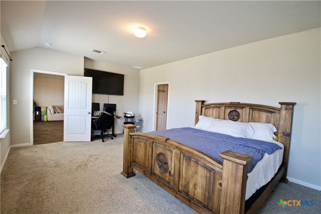 105 Harlan Drive, Hutto, TX 78634