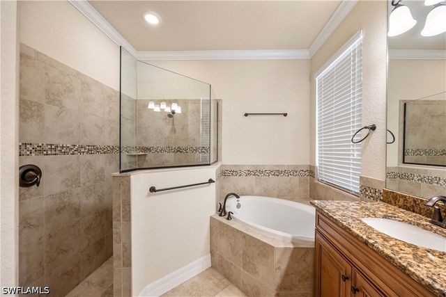 9234 Veneto PL, Naples, FL 34113