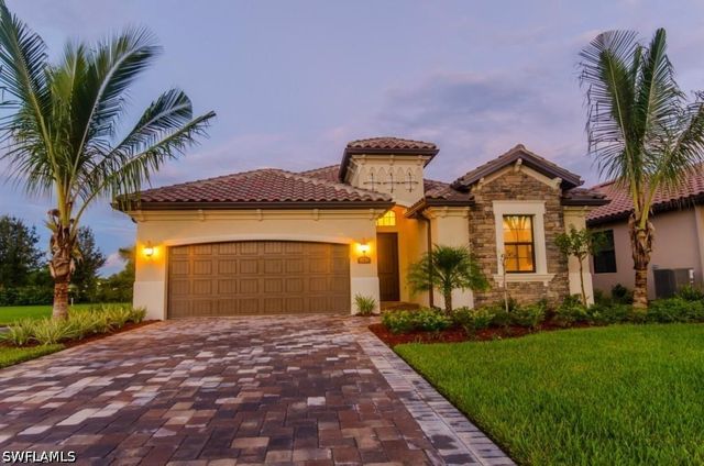 9234 Veneto PL, Naples, FL 34113