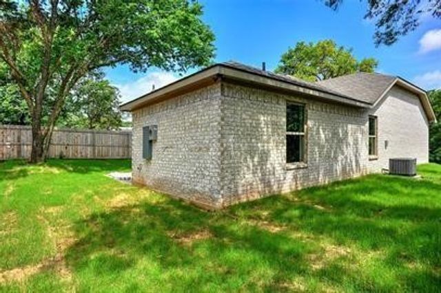 1100 W Day Street, Denison, TX 75020