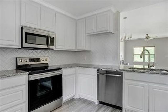 1100 W Day Street, Denison, TX 75020