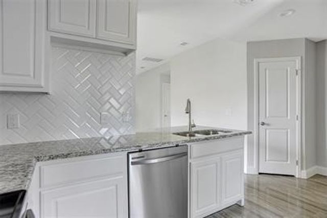 1100 W Day Street, Denison, TX 75020