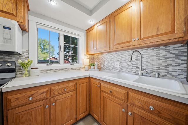 10 Roosevelt Avenue, Concord, NH 03301