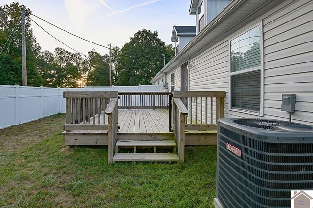 1706 Lane-A Rd, Paducah, KY 42003