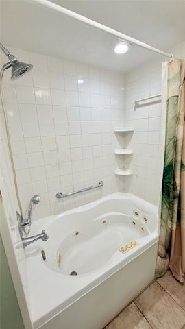 712 N Walnut Street, Weatherford, TX 76086