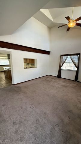 712 N Walnut Street, Weatherford, TX 76086