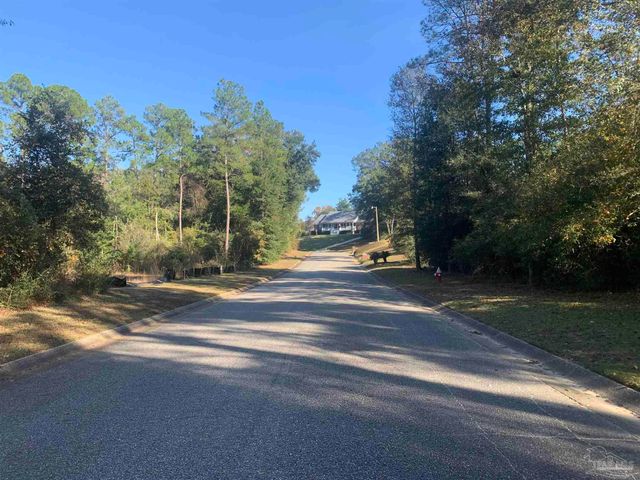 2737 Ashbury Ln, Cantonment, FL 32533