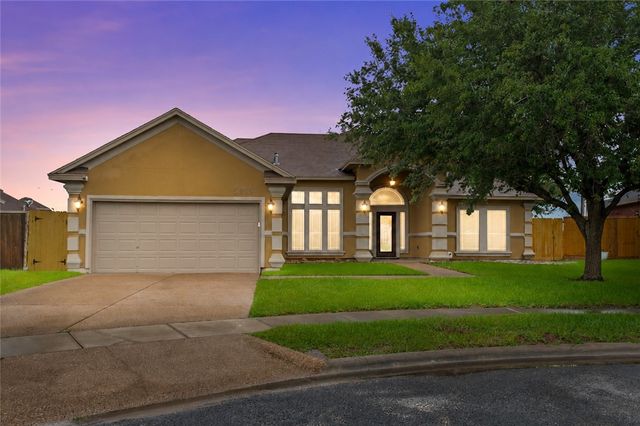 8322 Serenity Ct, Corpus Christi, TX 78414