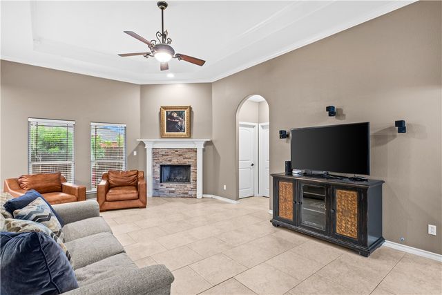 8322 Serenity Ct, Corpus Christi, TX 78414