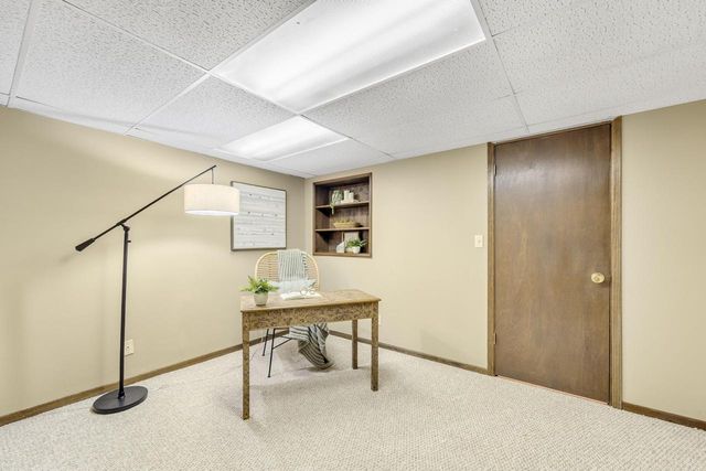 9033 N Seneca ROAD, Bayside, WI 53217