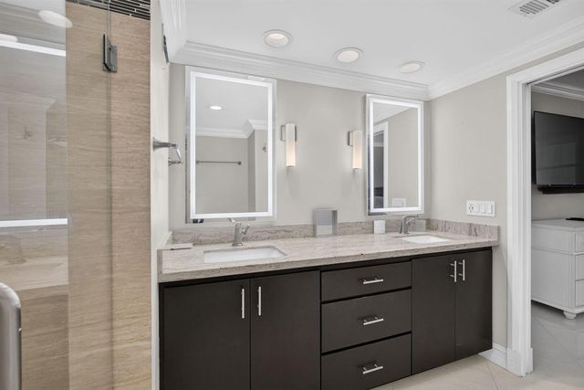 5400 N Ocean Drive SE 7b, Singer Island, FL 33404
