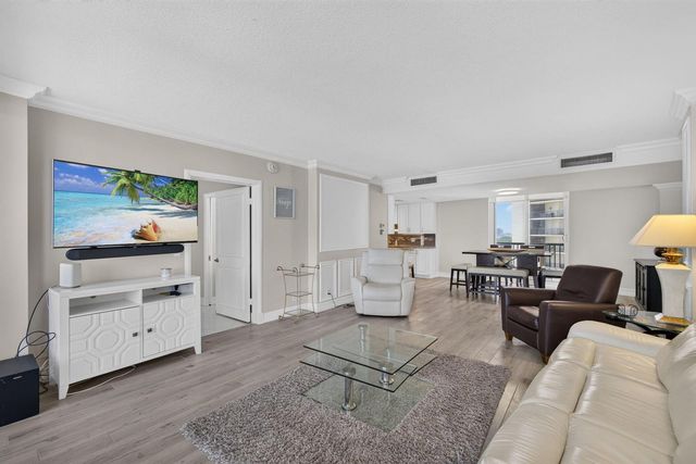 5400 N Ocean Drive SE 7b, Singer Island, FL 33404