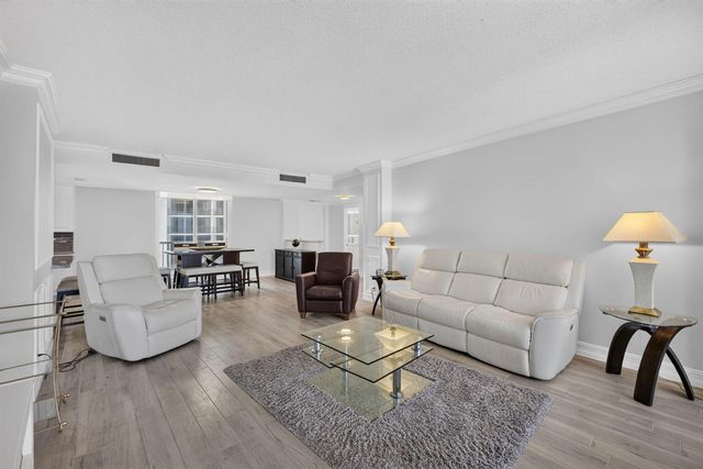 5400 N Ocean Drive SE 7b, Singer Island, FL 33404