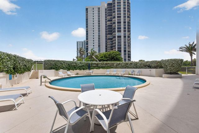5400 N Ocean Drive SE 7b, Singer Island, FL 33404