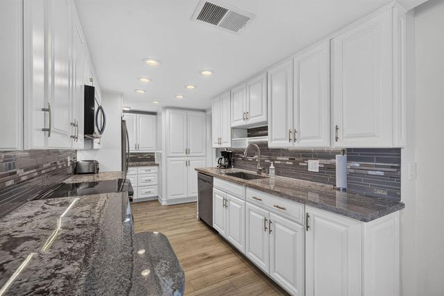 5400 N Ocean Drive SE 7b, Singer Island, FL 33404