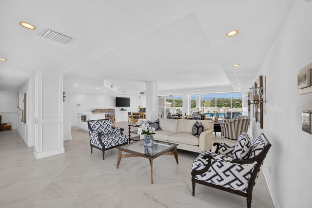 5400 N Ocean Drive SE 7b, Singer Island, FL 33404
