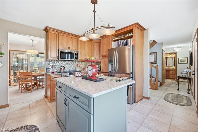 105 Ruth Avenue, Cortland, OH 44410