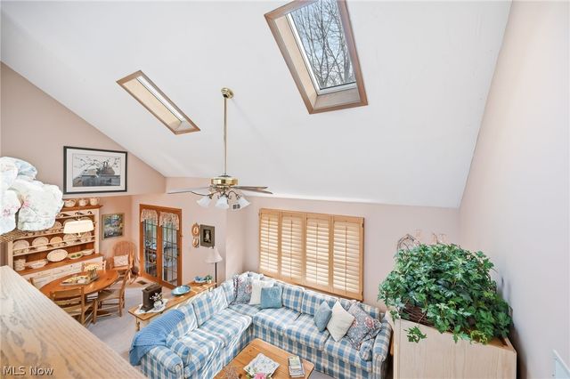 105 Ruth Avenue, Cortland, OH 44410