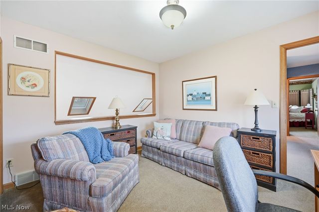 105 Ruth Avenue, Cortland, OH 44410