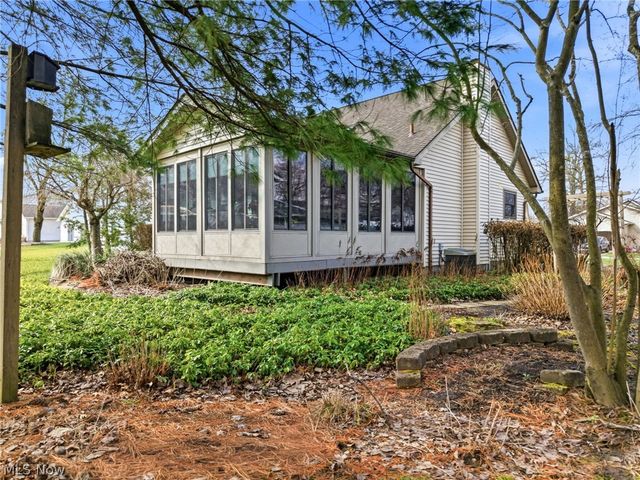 105 Ruth Avenue, Cortland, OH 44410