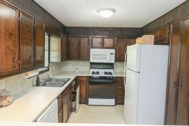 642 LA 109 Highway, Starks, LA 70661