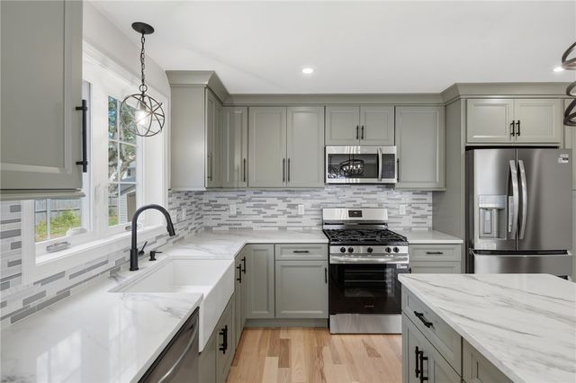 135 Owen Avenue, Pawtucket, RI 02860
