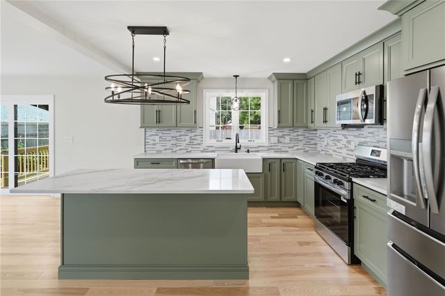 135 Owen Avenue, Pawtucket, RI 02860