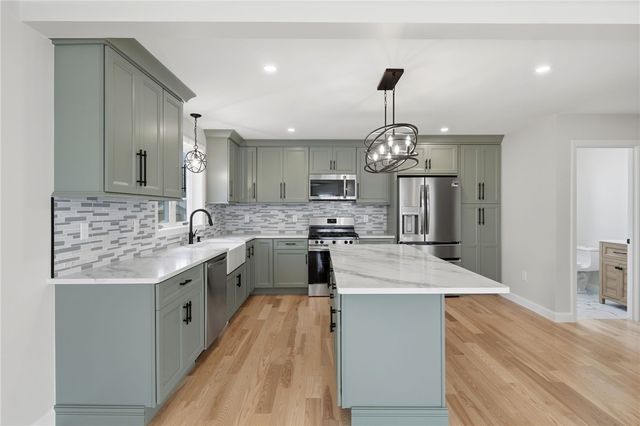135 Owen Avenue, Pawtucket, RI 02860