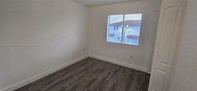 8027 NW 8th St 13, Miami, FL 33126