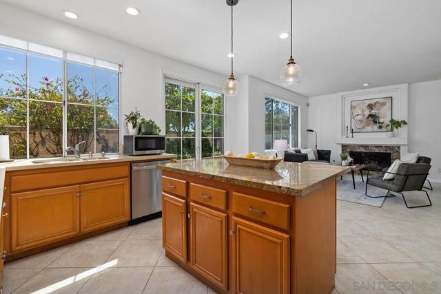 5381 Renaissance Ave, San Diego, CA 92122
