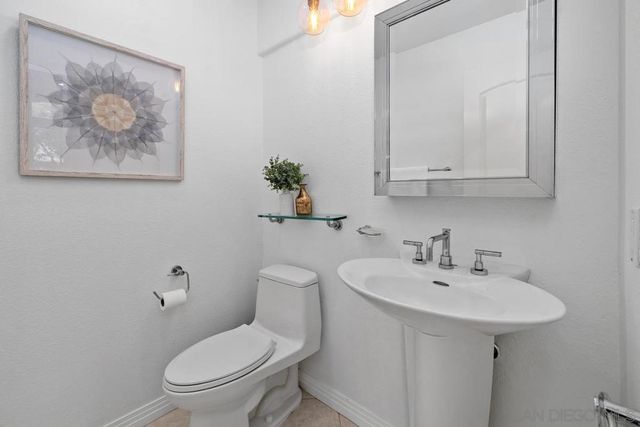 5381 Renaissance Ave, San Diego, CA 92122