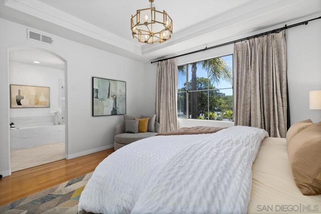 5381 Renaissance Ave, San Diego, CA 92122