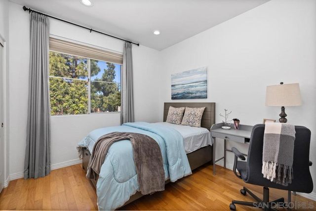5381 Renaissance Ave, San Diego, CA 92122