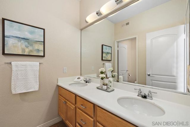 5381 Renaissance Ave, San Diego, CA 92122