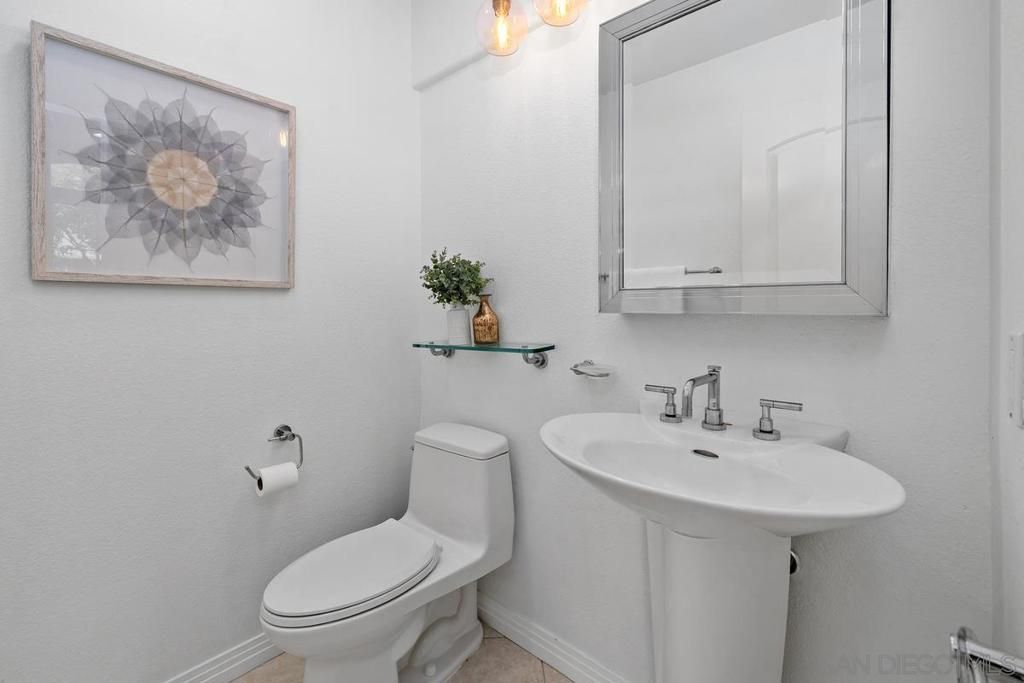 Image 22 of property listing at 5381 Renaissance Ave, San Diego, CA 92122