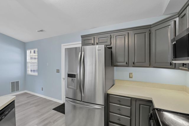 47 Northpointe Lane, Newark, OH 43055