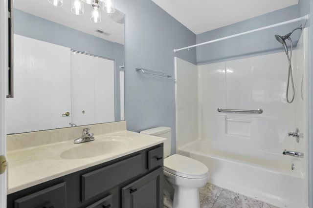 47 Northpointe Lane, Newark, OH 43055