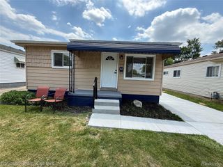 13440 Charlotte Avenue, Warren, MI 48089