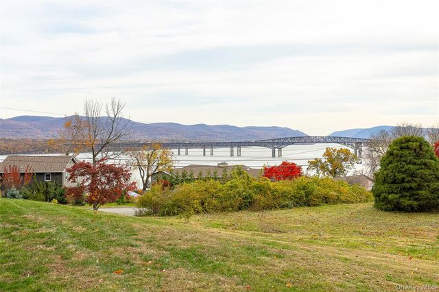 39 Susan Drive, Balmville, NY 12550