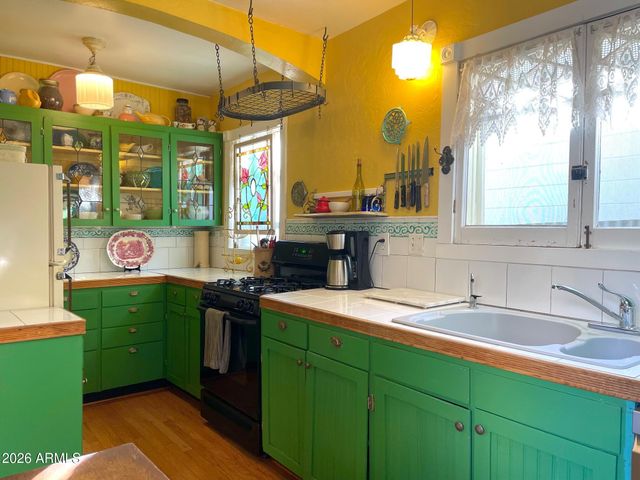 132 OPERA Drive, Bisbee, AZ 85603