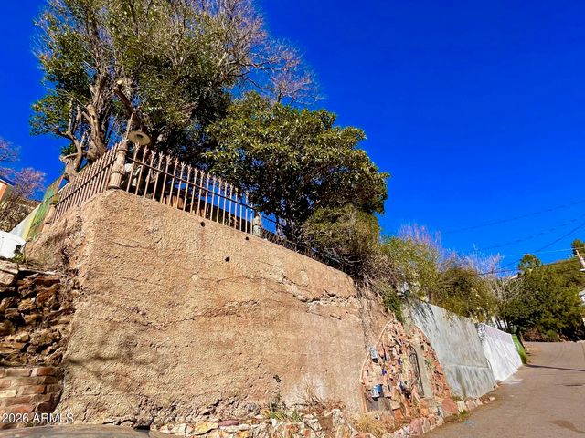 132 OPERA Drive, Bisbee, AZ 85603