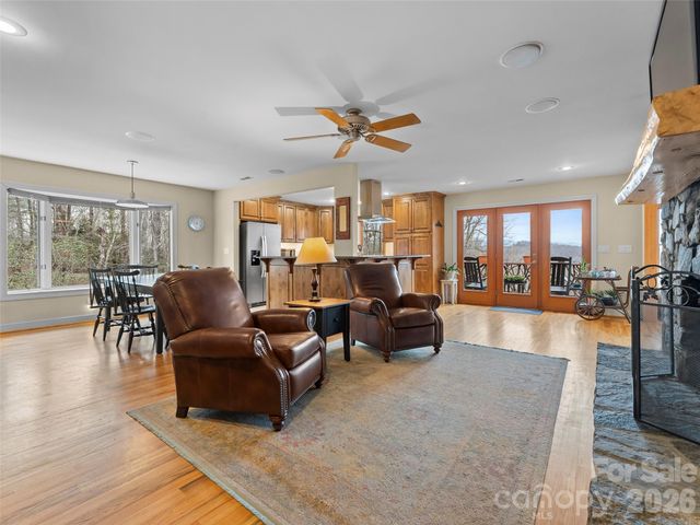 67 Ossarooga Court, Brevard, NC 28712