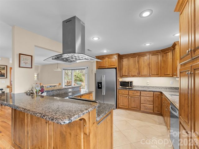 67 Ossarooga Court, Brevard, NC 28712