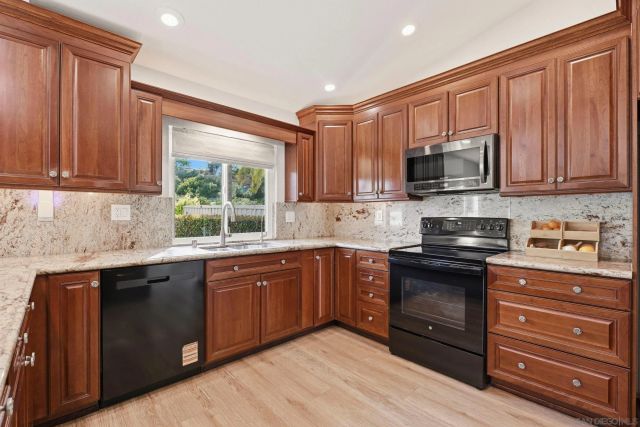 13235 Bavarian, San Diego, CA 92129