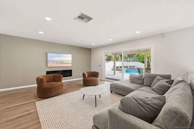 13235 Bavarian, San Diego, CA 92129