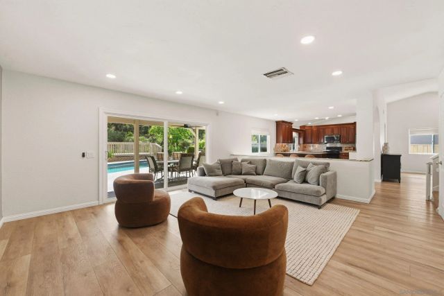 13235 Bavarian, San Diego, CA 92129