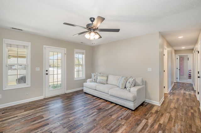 105 Blythe Ct, Smyrna, TN 37167