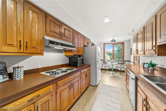 5200 Three Village Drive LLB, Lyndhurst, OH 44124