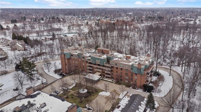 5200 Three Village Drive LLB, Lyndhurst, OH 44124